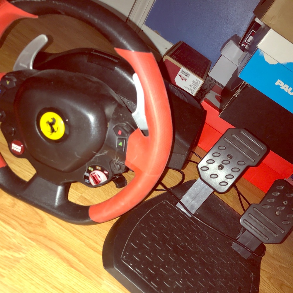 Wheel and pedals for Xbox 1
